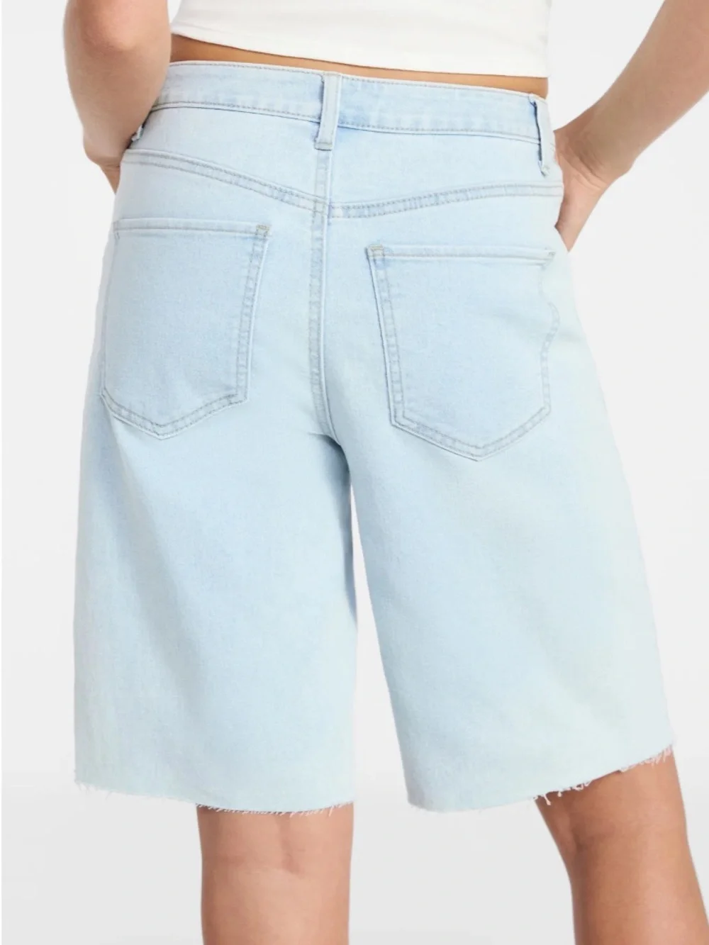 No Boundaries Denim Fray Jorts